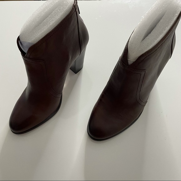 Vince Camuto Women’s Leather Booties/ Ankle Boots - Picture 4 of 8